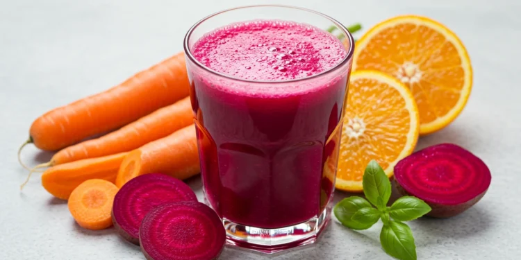 Por Que o Suco de Beterraba com Cenoura e Laranja Está Dominando as Tendências de Bem-Estar em 2025? 1 Suco de Beterraba Com Cenoura E Laranja.